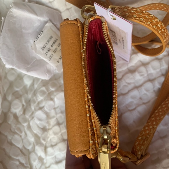 HAMMITT Levi NWT Trifold Wallet/Crossbody in Apricot Tan Snake - Picture 5 of 5